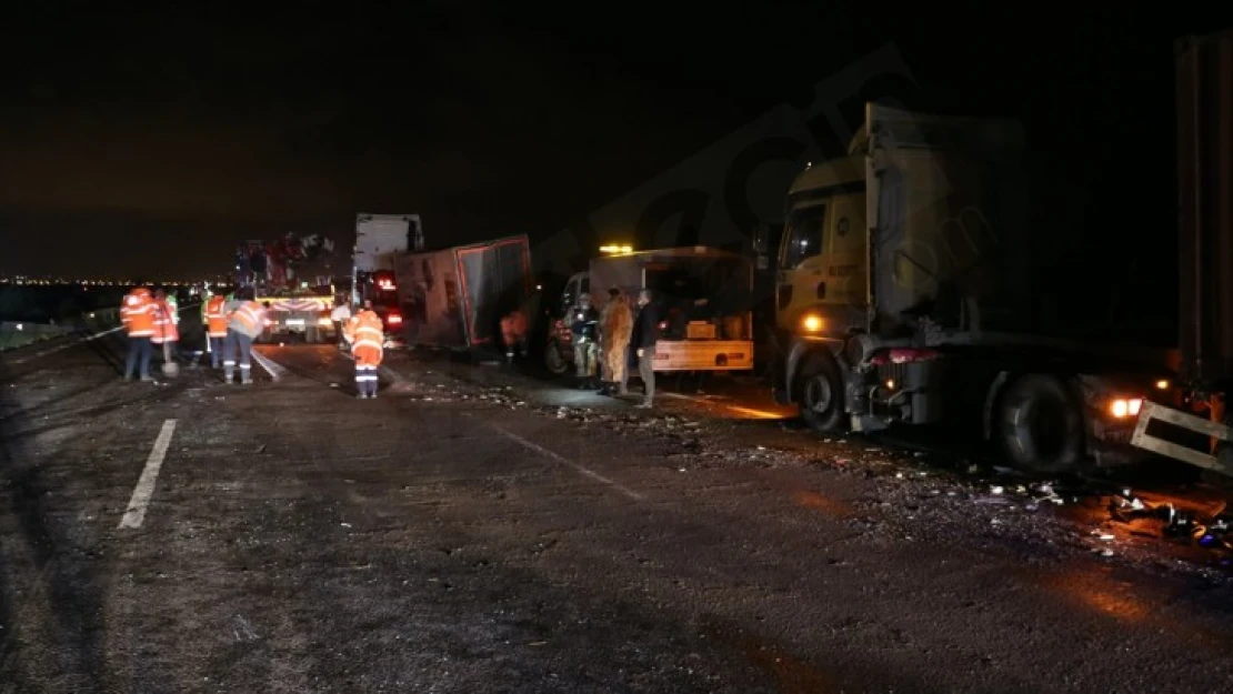 Zincirleme trafik kazası can aldı: 1 ölü 5 yaralı