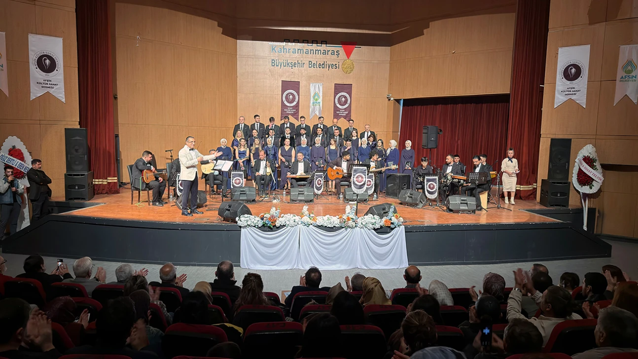 İncesaz şarkıları müzikseverleri nostaljik bir yolculuğa çıkardı