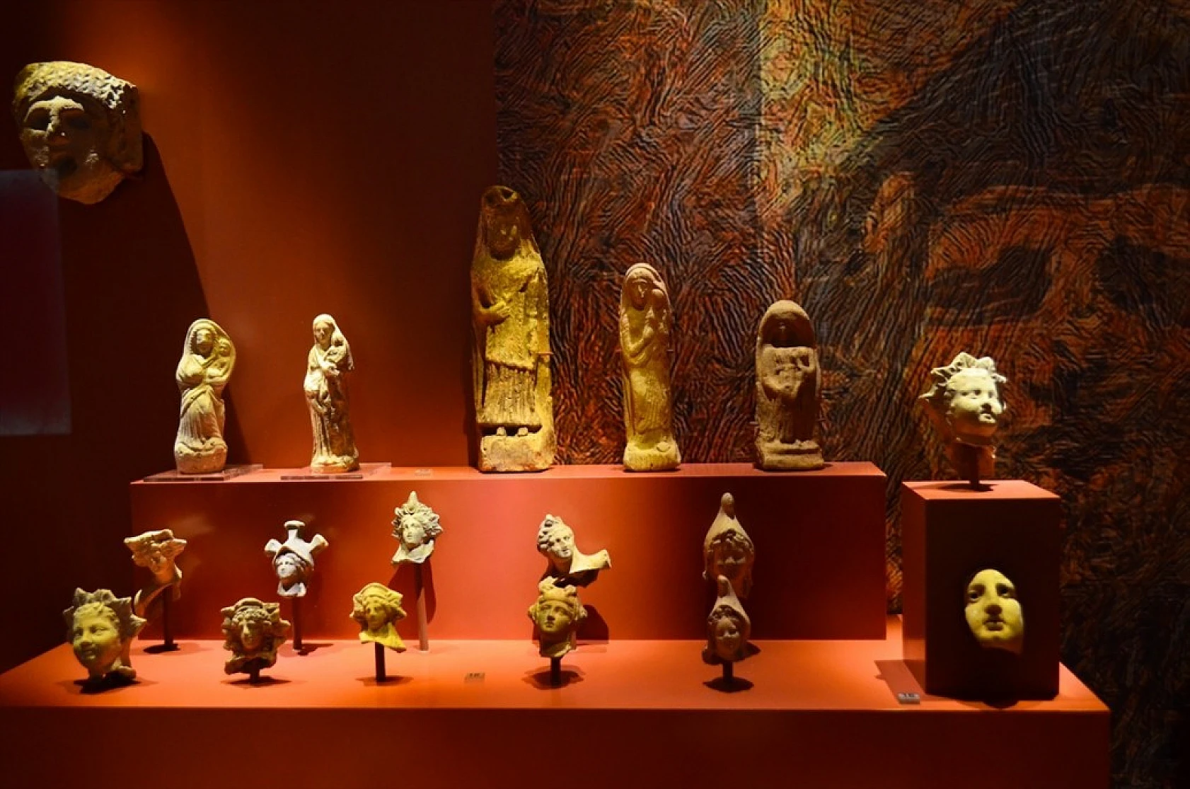 Müzeye dönüştürülen eski adliye binası tarihe ışık tutuyor