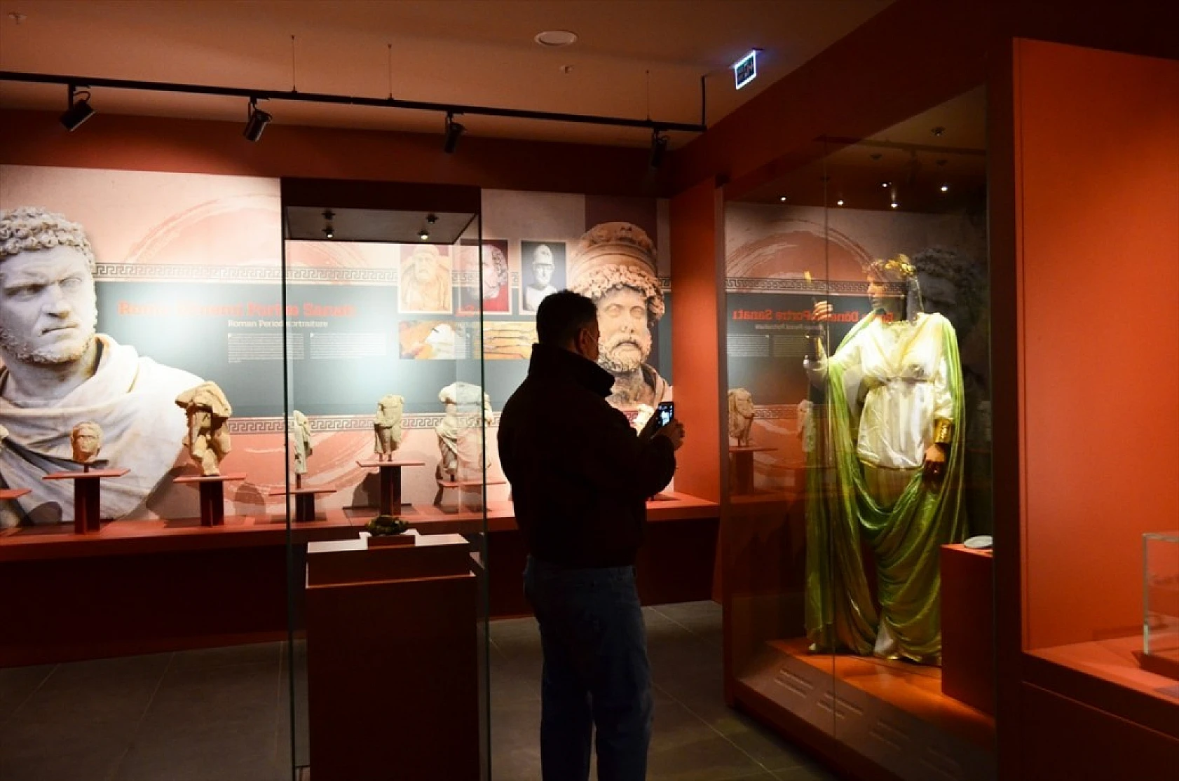 Müzeye dönüştürülen eski adliye binası tarihe ışık tutuyor