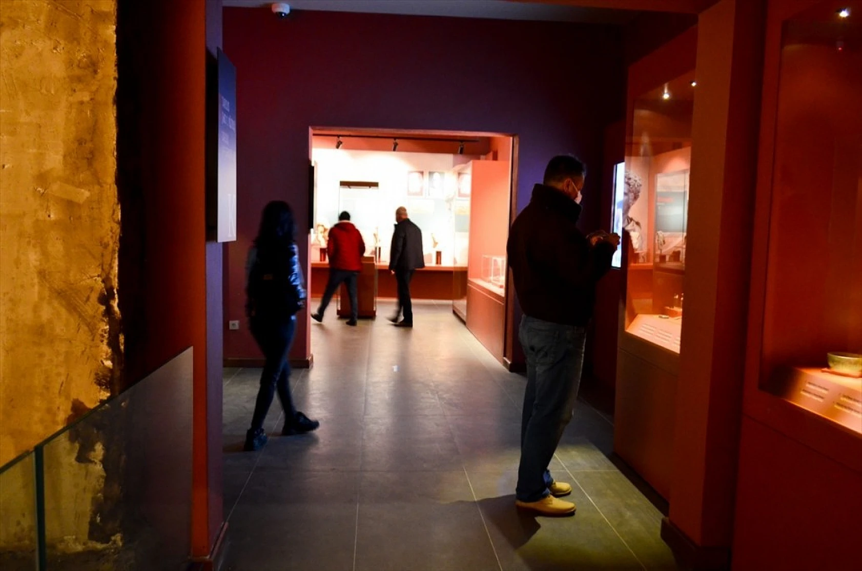 Müzeye dönüştürülen eski adliye binası tarihe ışık tutuyor