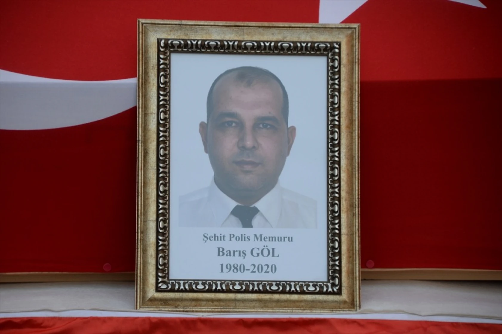 Şehit Polis Memuru Barış Göl, törenle uğurlandı