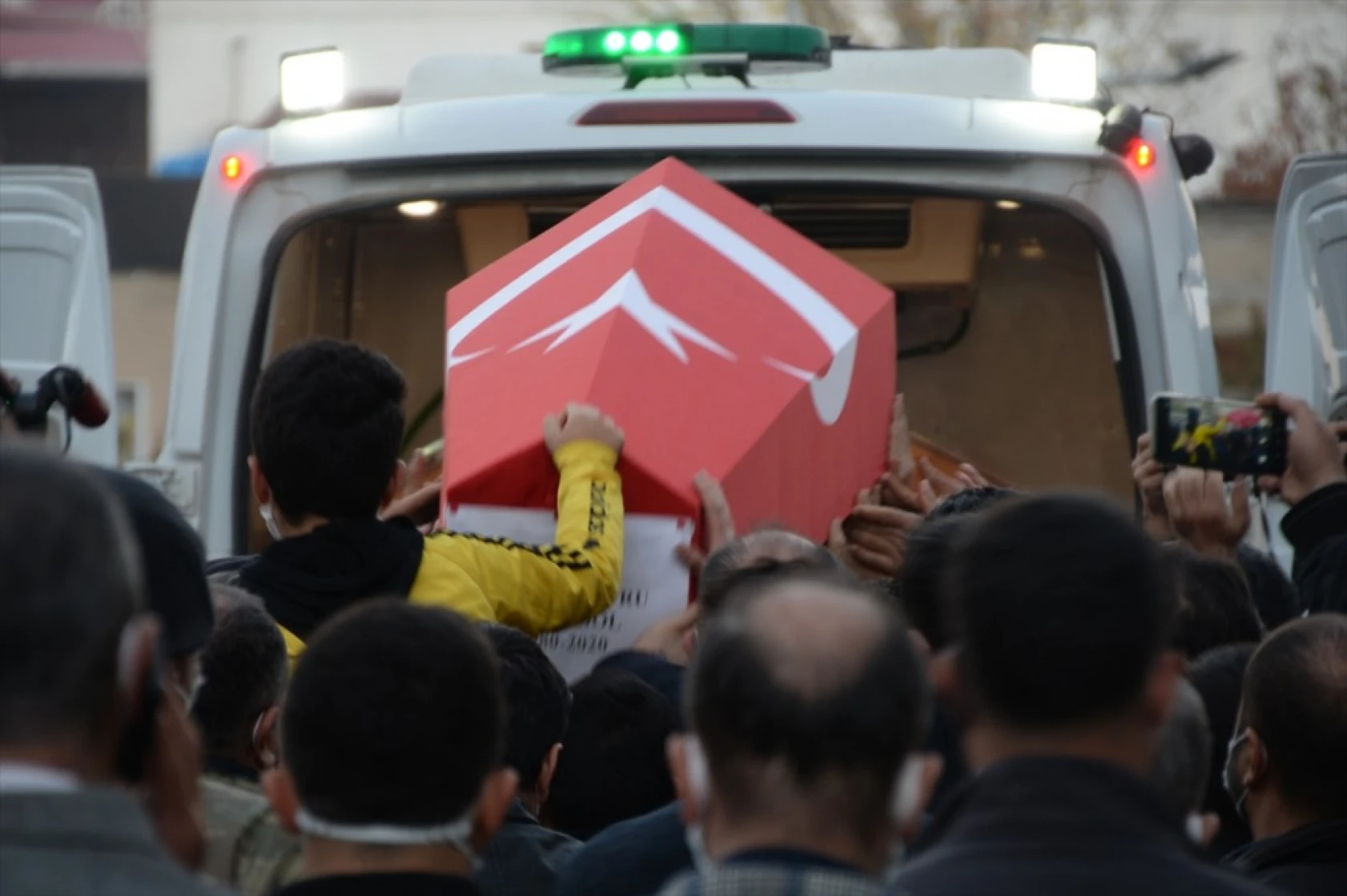 Şehit Polis Memuru Barış Göl, törenle uğurlandı