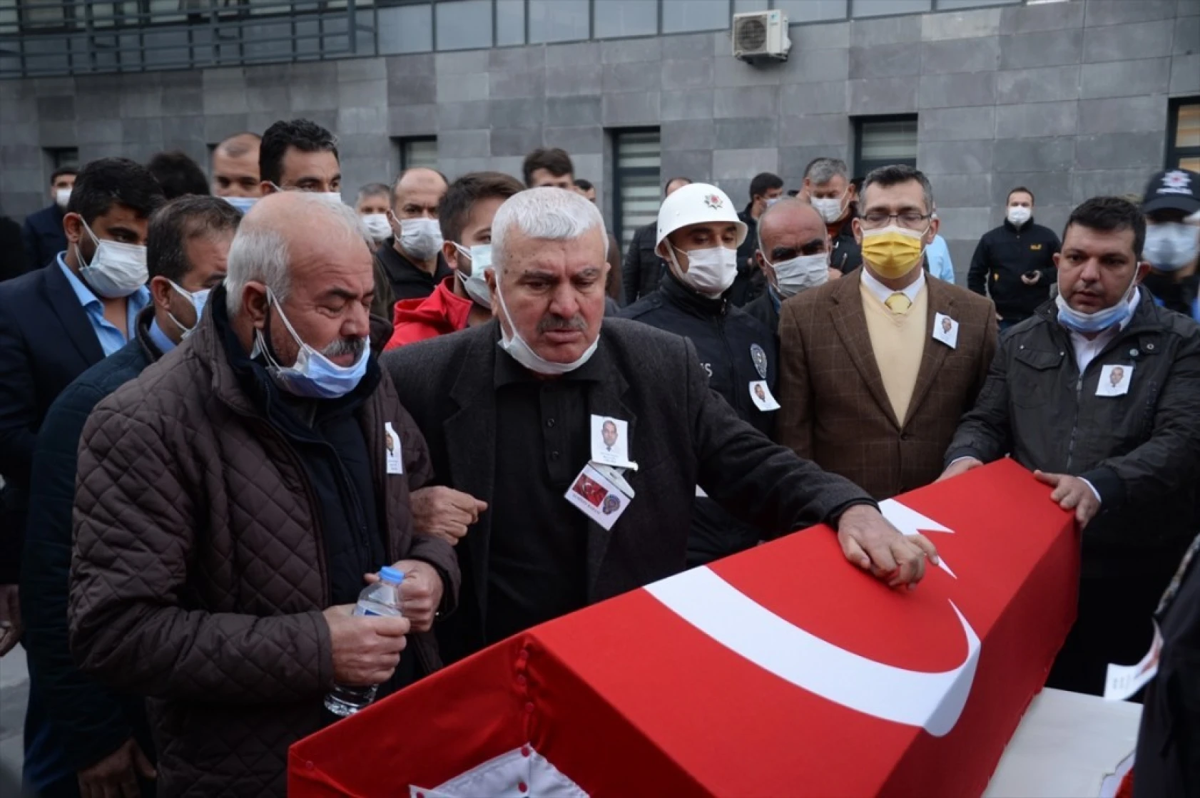 Şehit Polis Memuru Barış Göl, törenle uğurlandı
