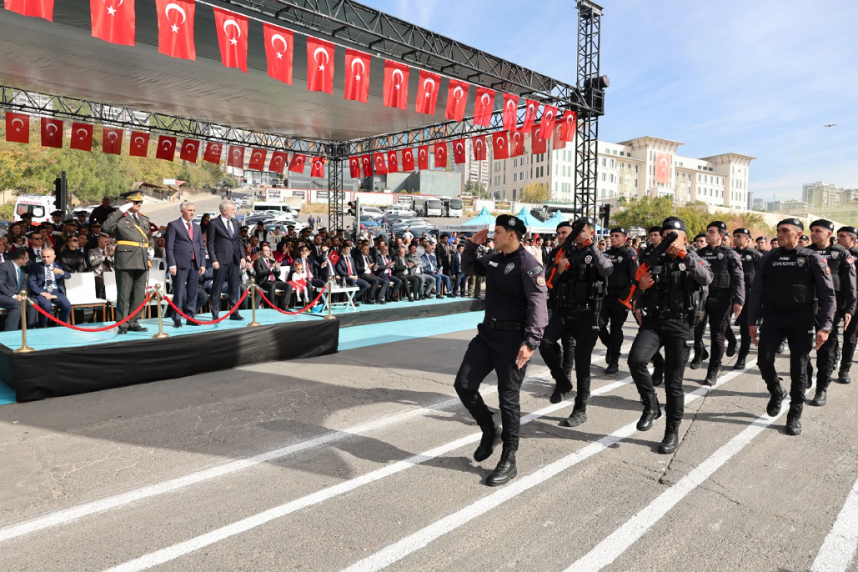 Kahramanmaraş'ta cumhuriyetin 101'inci yılı coşkuyla kutlandı