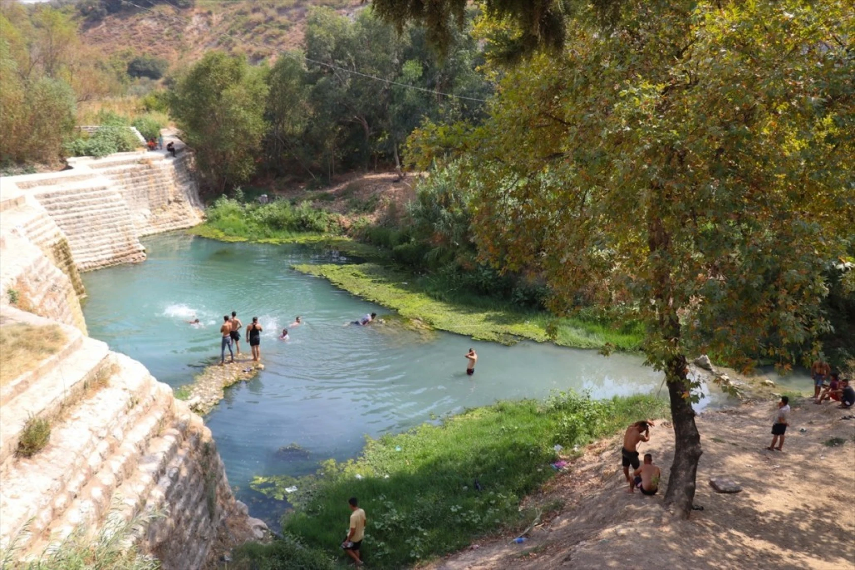 Tarihi değirmenin set olduğu Zikir Gölü, ziyaretçilerini cezbediyor