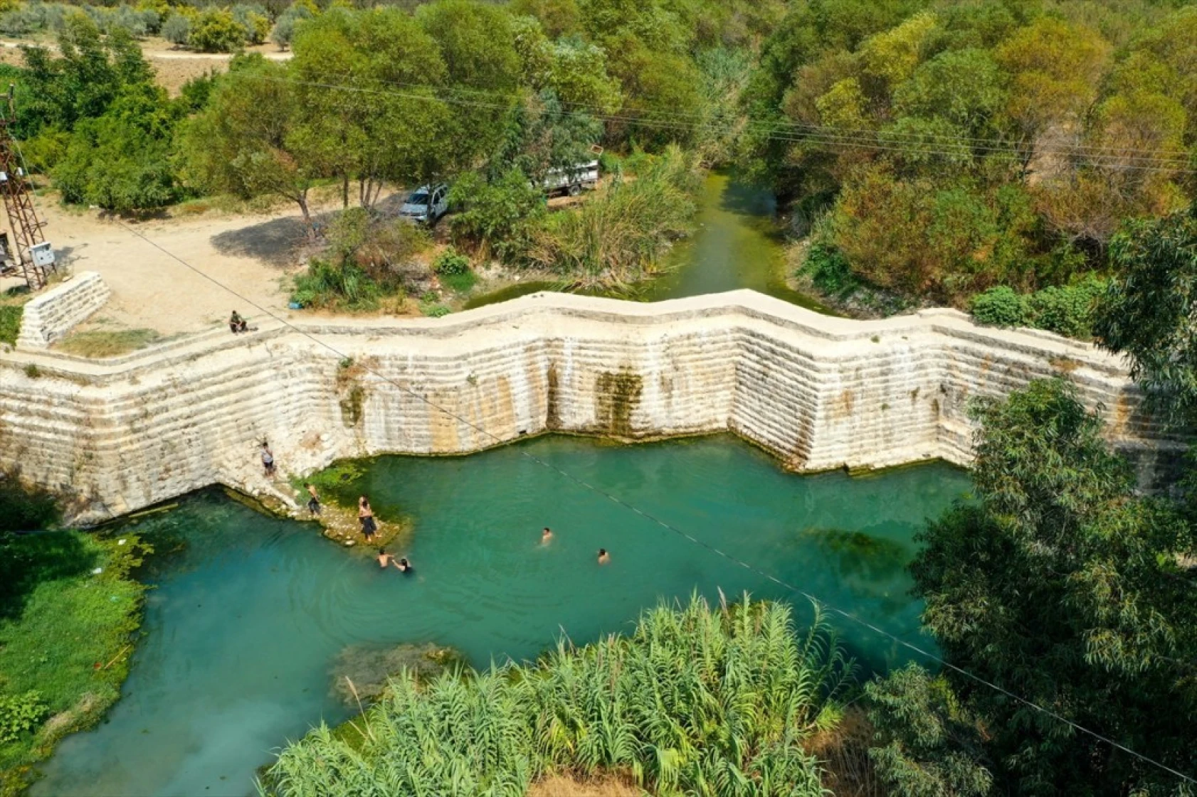 Tarihi değirmenin set olduğu Zikir Gölü, ziyaretçilerini cezbediyor