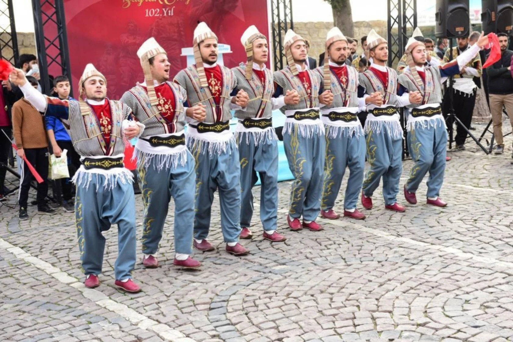 Bayrak Olayının 102'nci yılı