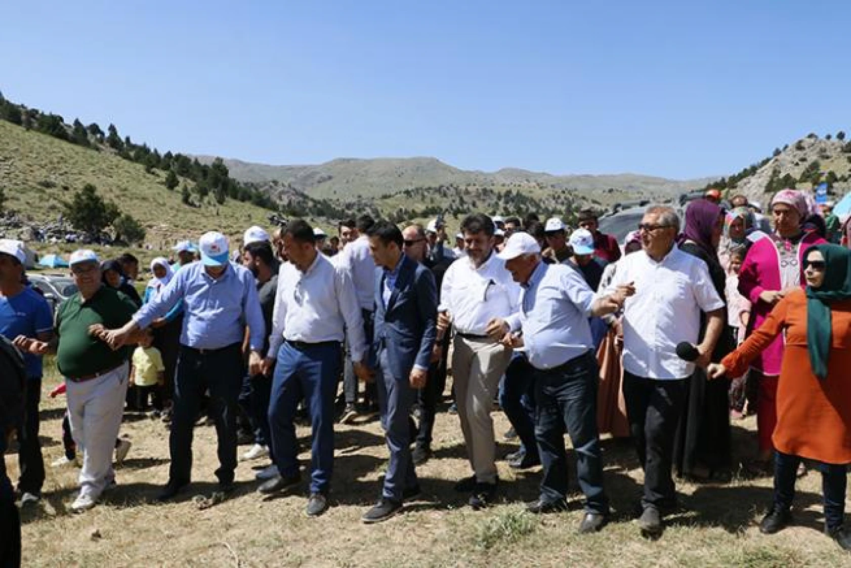Çağlayancerit Ayranpınarı 1. Yayla Şenliği!