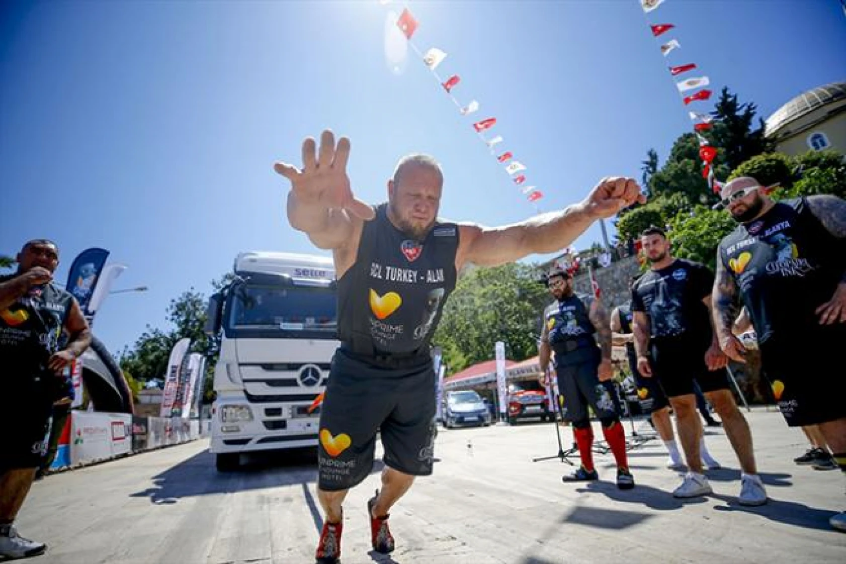 Dünyanın en güçlü adamları Türkiye'de!