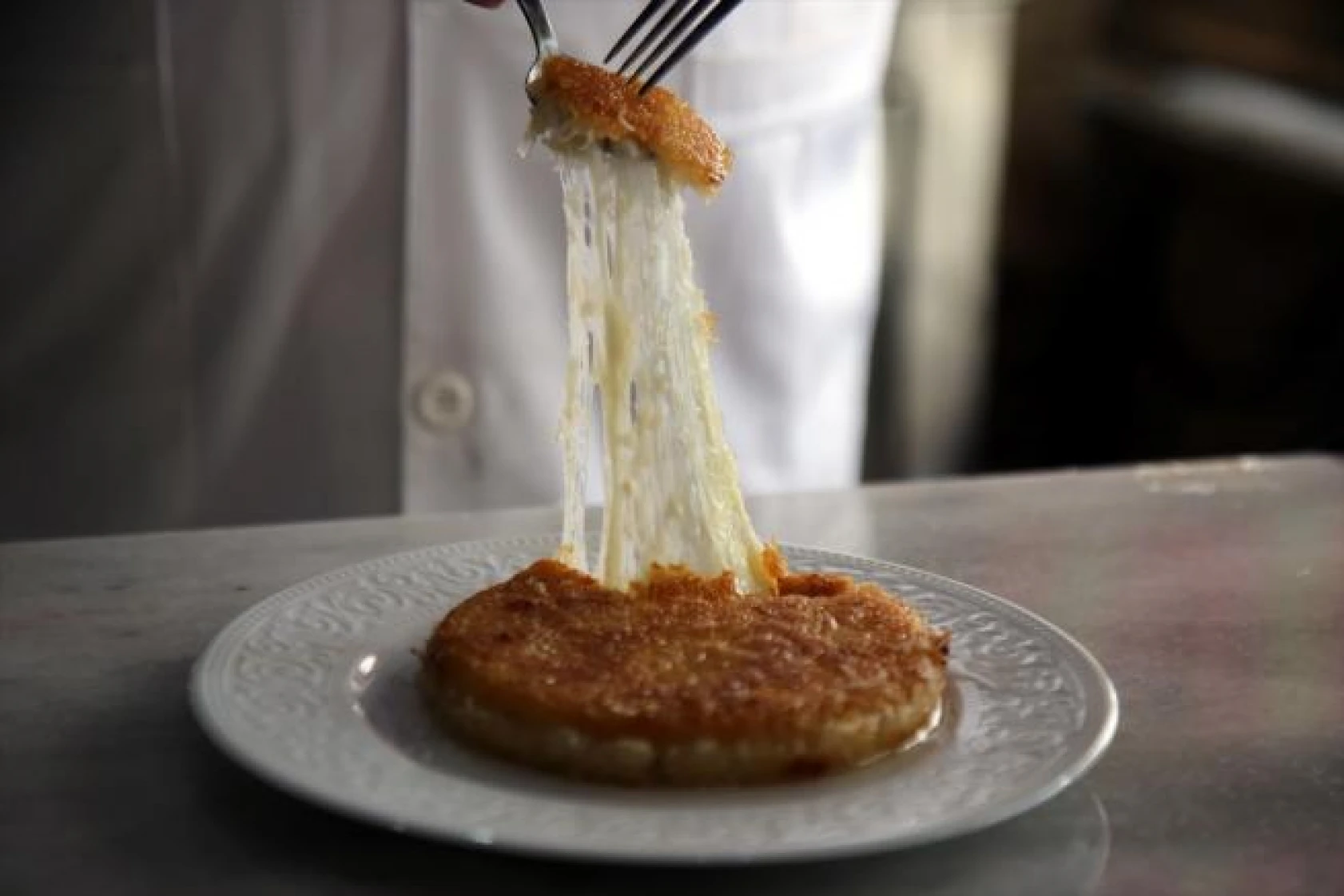 Hatay'ın coğrafi işaret tescil belgeli tatlısı Antakya künefesi