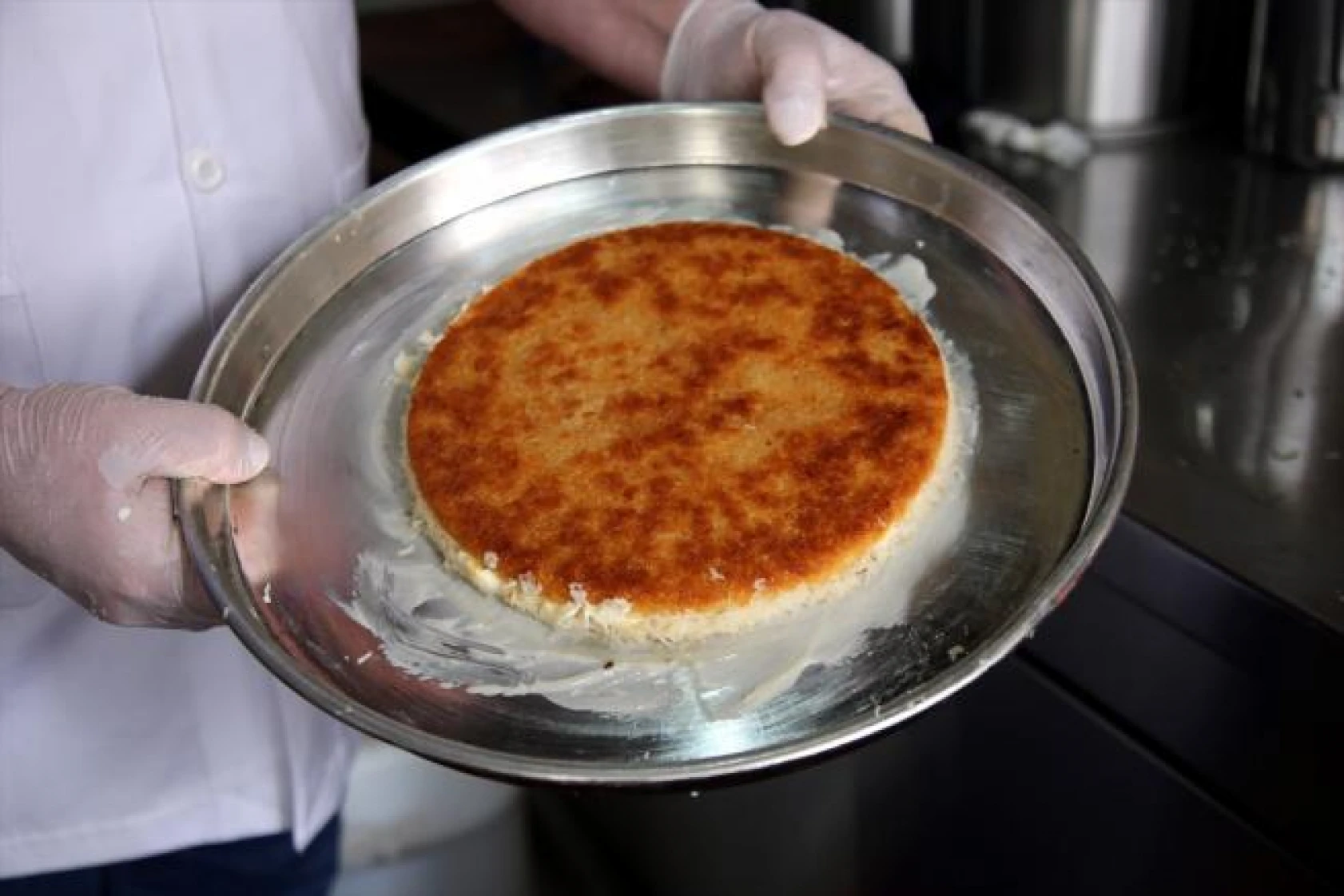 Hatay'ın coğrafi işaret tescil belgeli tatlısı Antakya künefesi