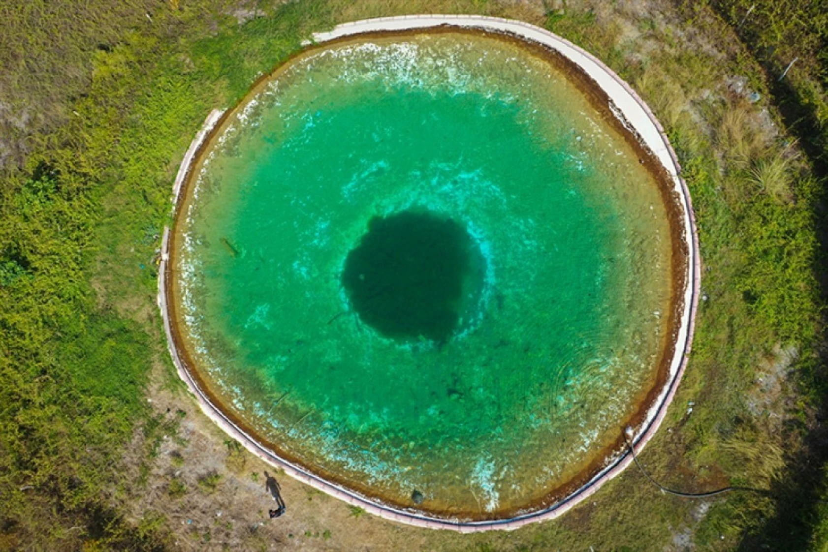 Nazar boncuğu görünümlü yangın göleti