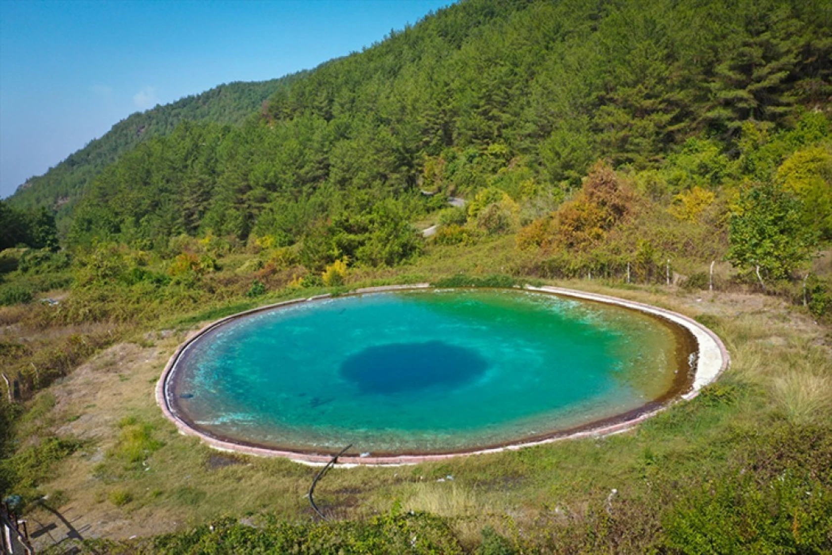 Nazar boncuğu görünümlü yangın göleti