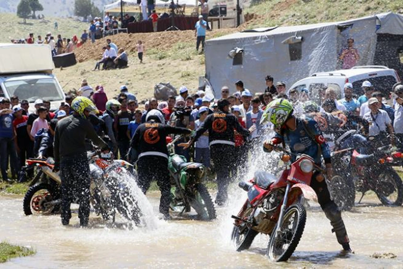 Çağlayancerit Ayranpınarı 1. Yayla Şenliği!