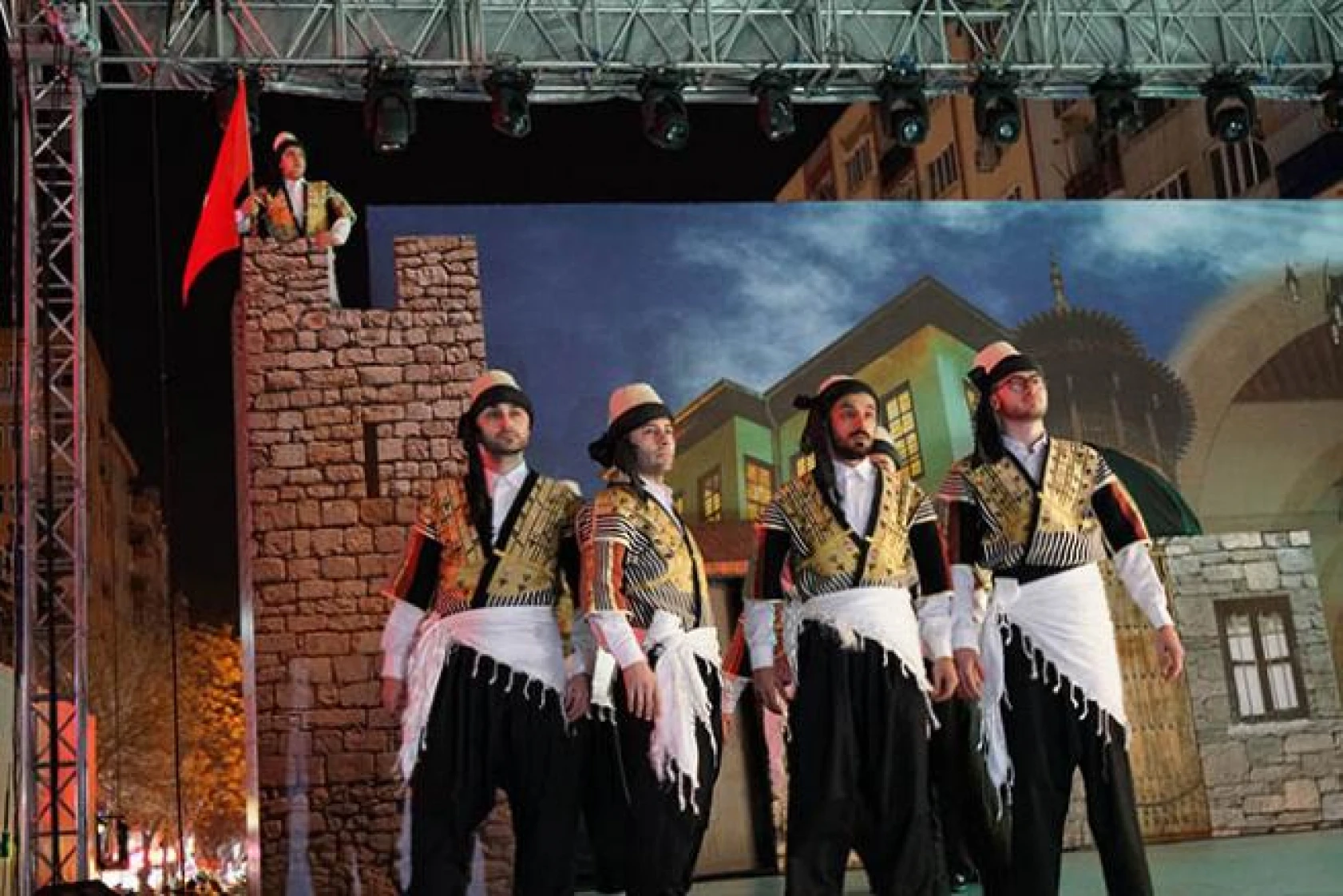 Kahramanmaraş'ta temsili gösterilere yoğun ilgi!