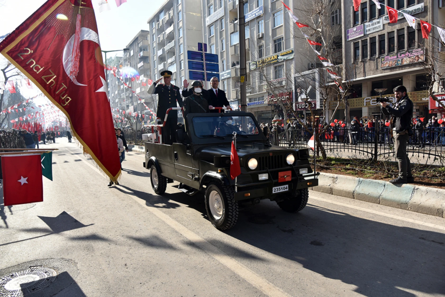 12 Şubat geçit töreni