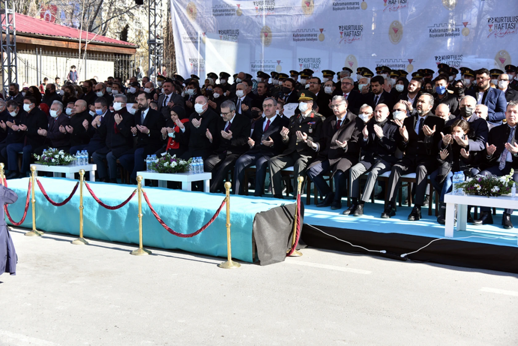 12 Şubat geçit töreni