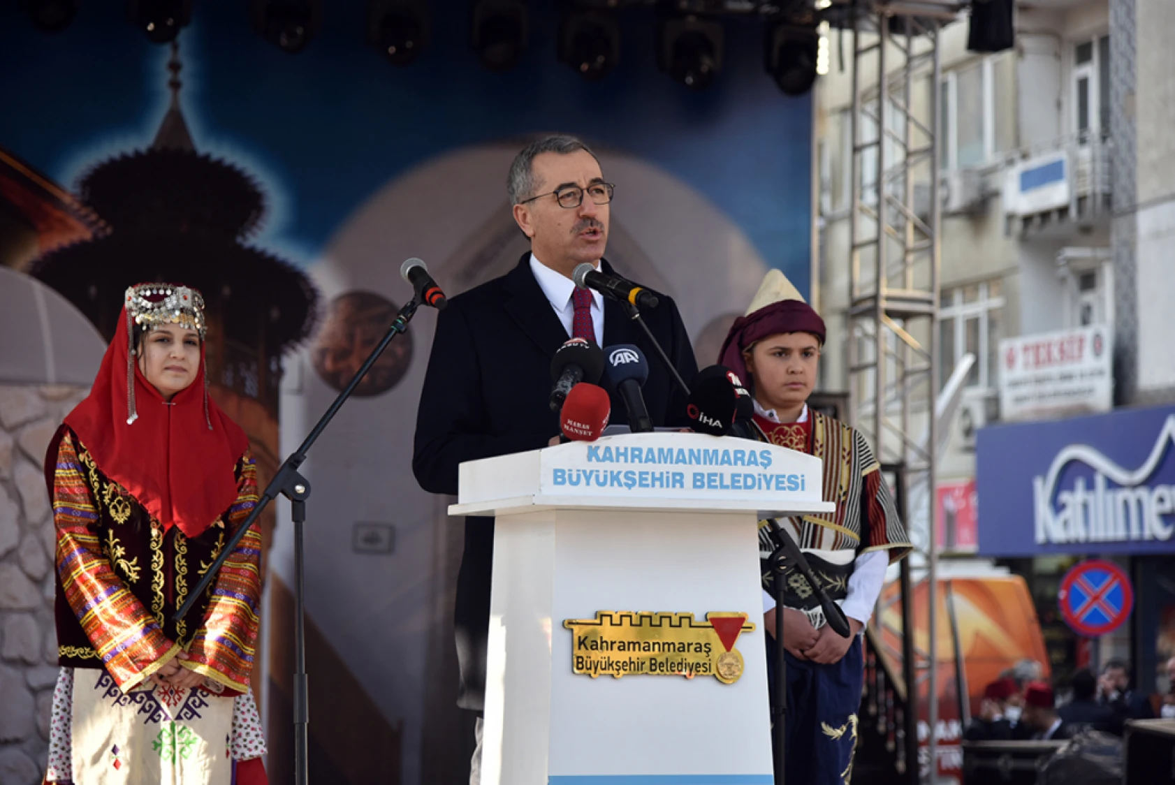 12 Şubat geçit töreni