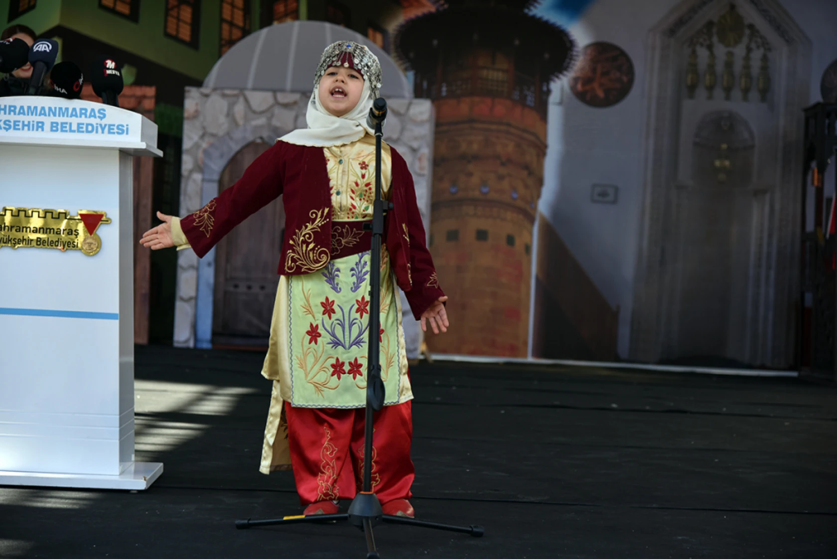 12 Şubat geçit töreni