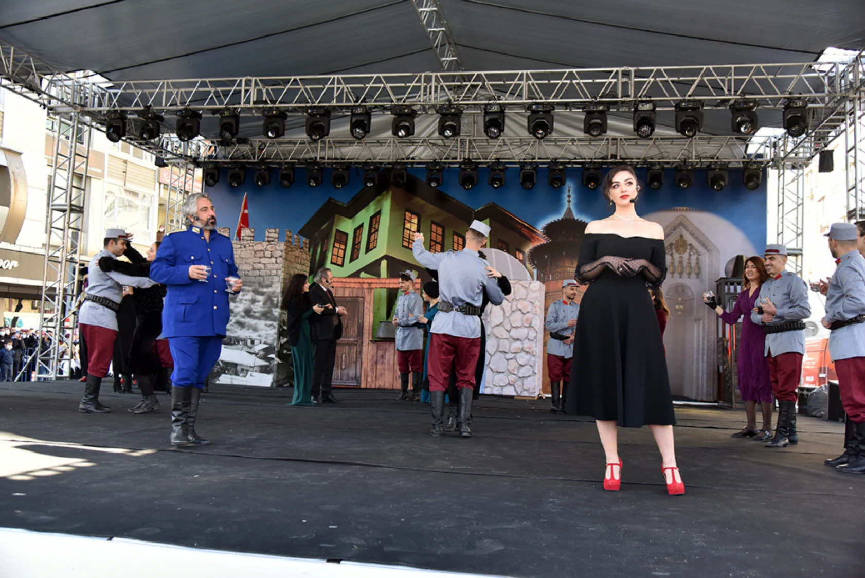 12 Şubat geçit töreni