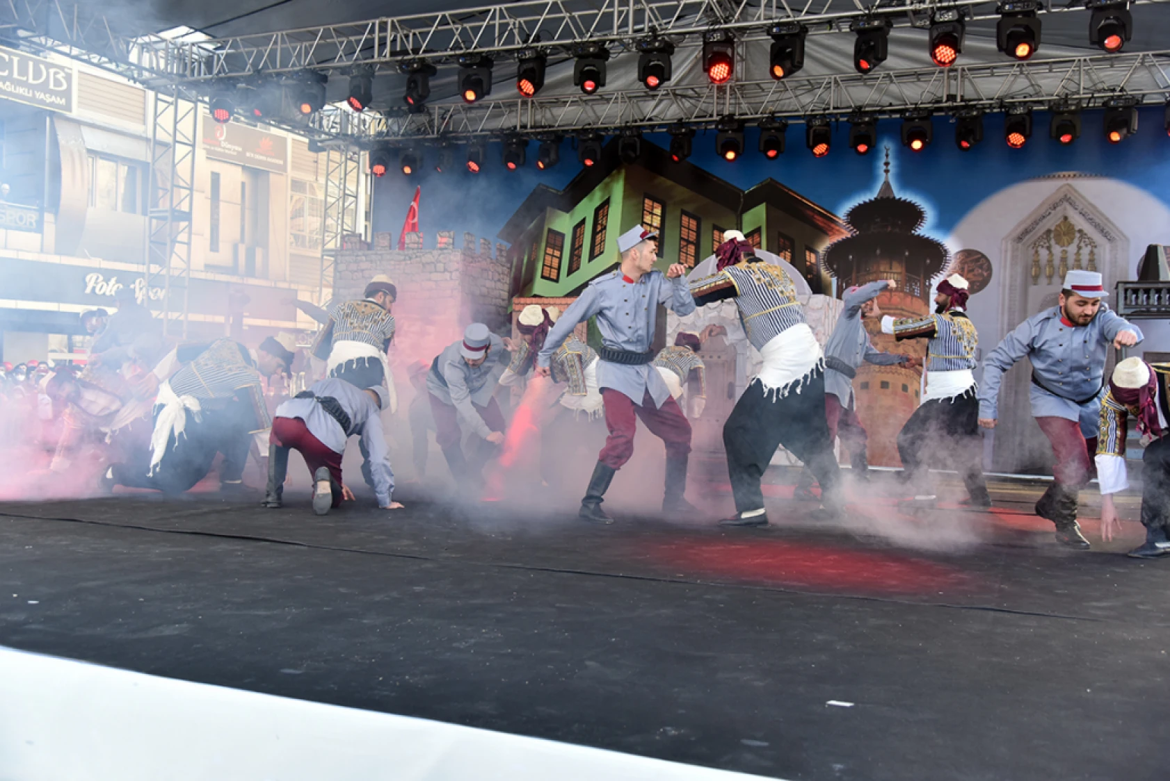 12 Şubat geçit töreni