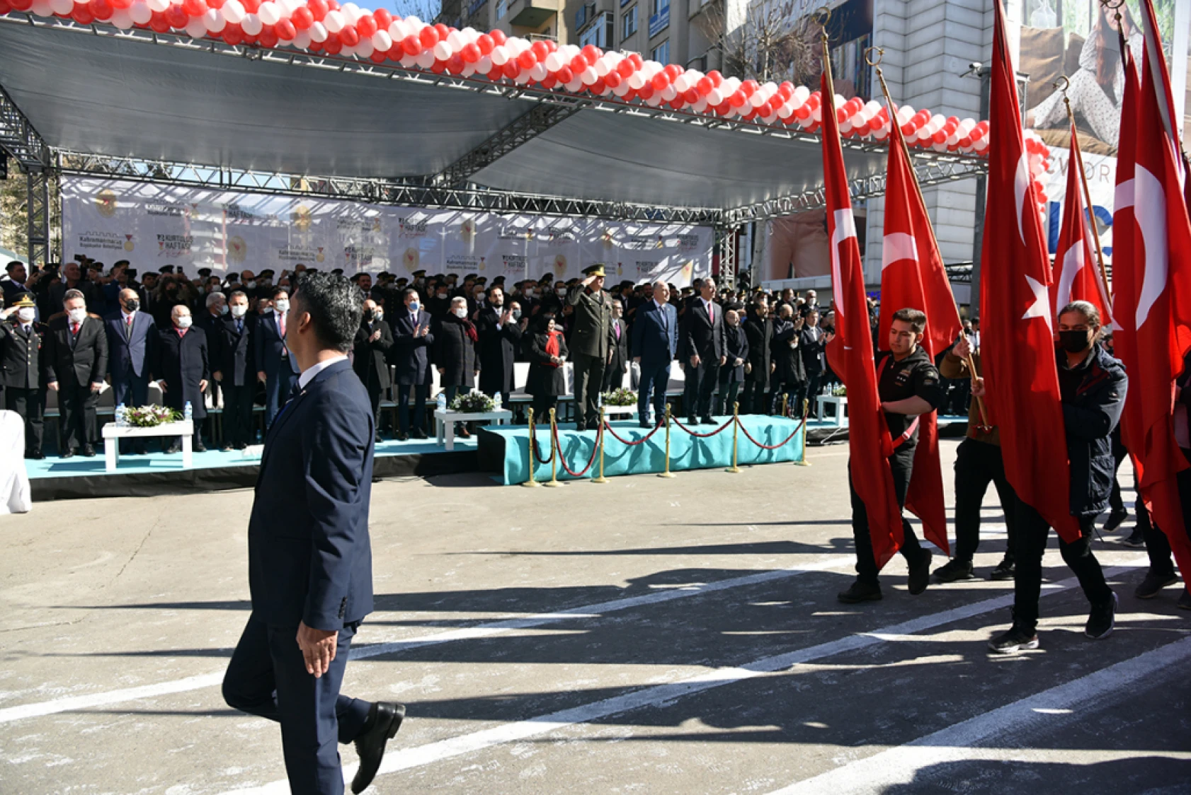12 Şubat geçit töreni