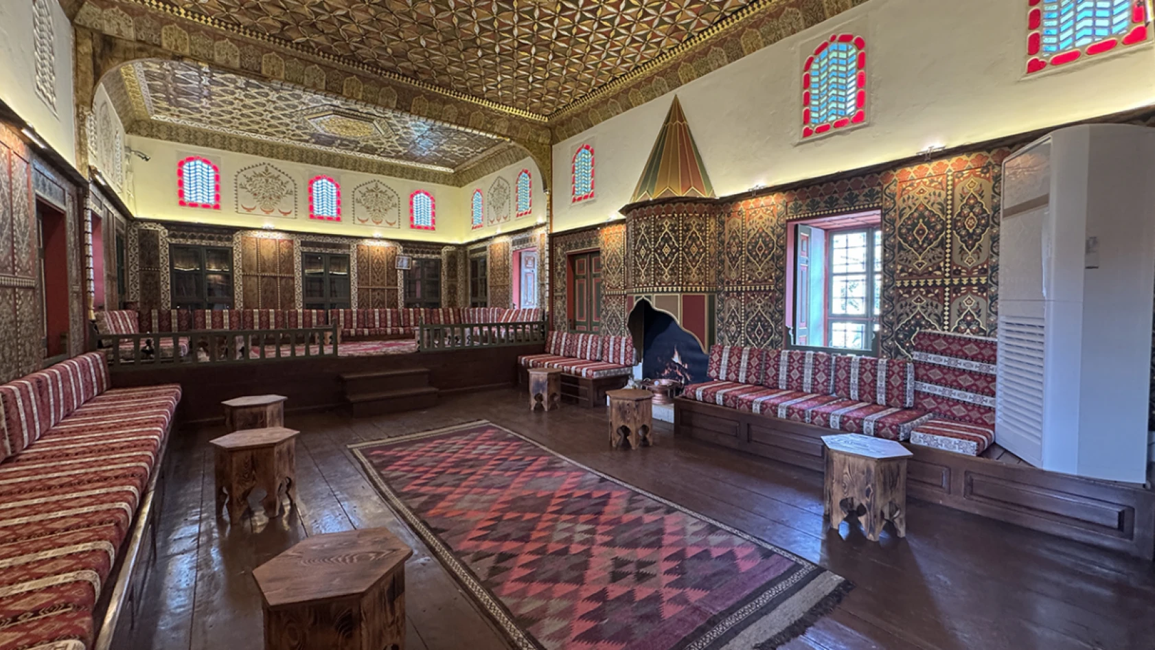 Teke yöresinin kültür başkenti, birçok doğal ve tarihi yapıyı barındırıyor