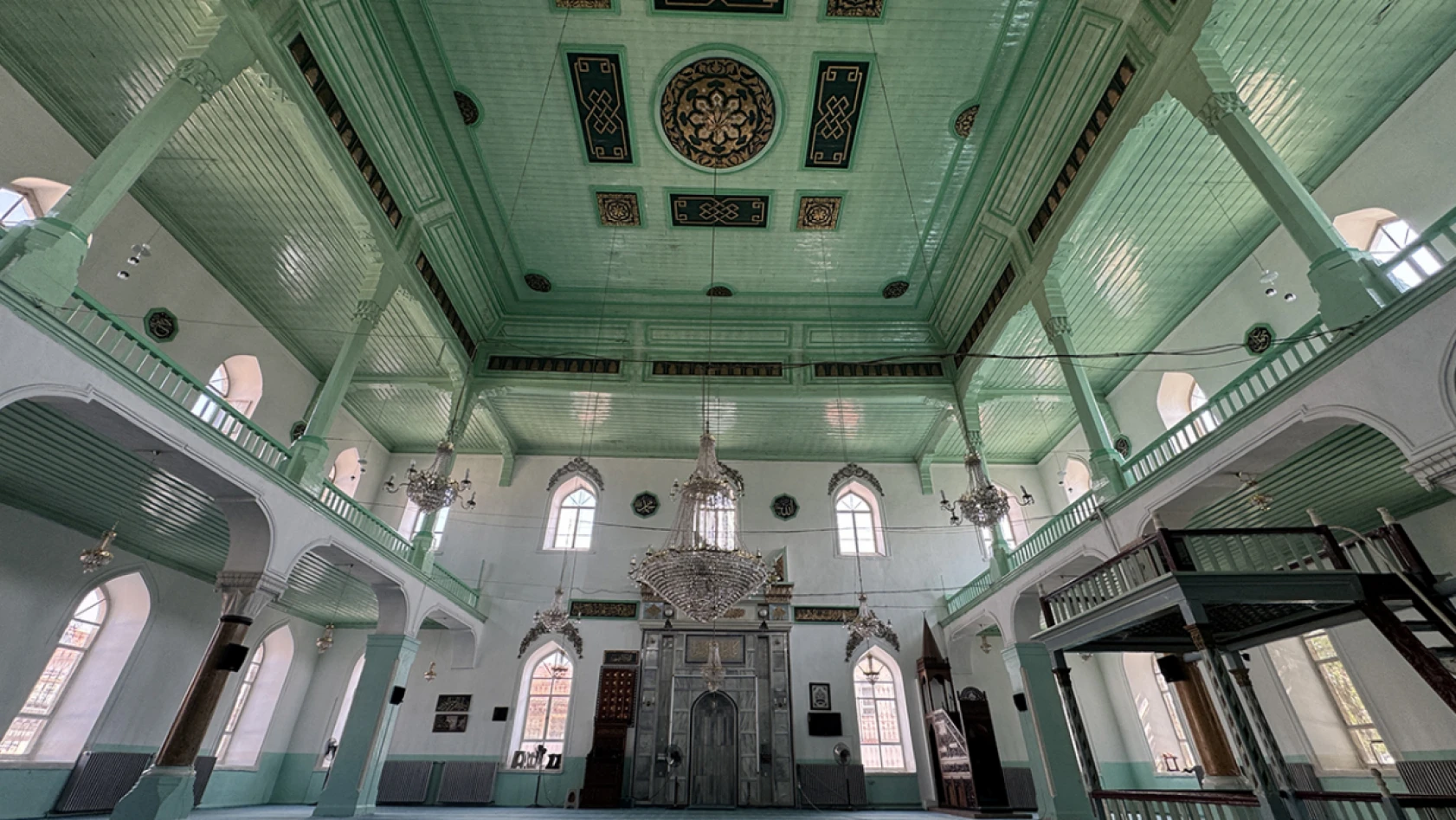 Teke yöresinin kültür başkenti, birçok doğal ve tarihi yapıyı barındırıyor