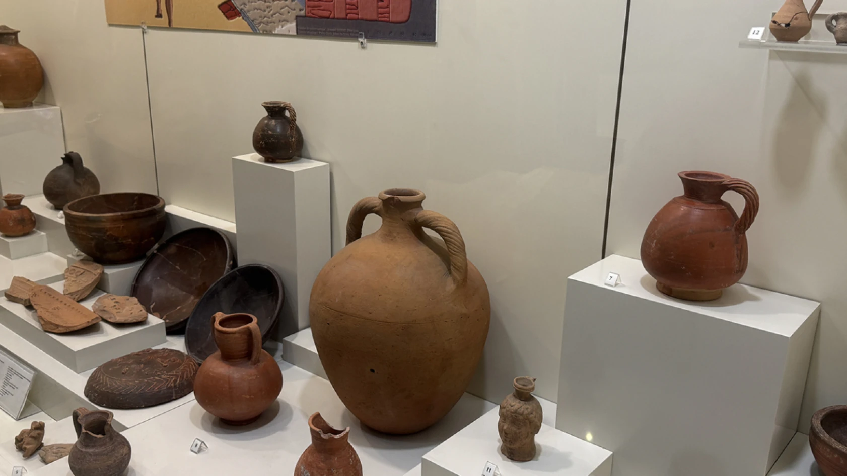 Teke yöresinin kültür başkenti, birçok doğal ve tarihi yapıyı barındırıyor