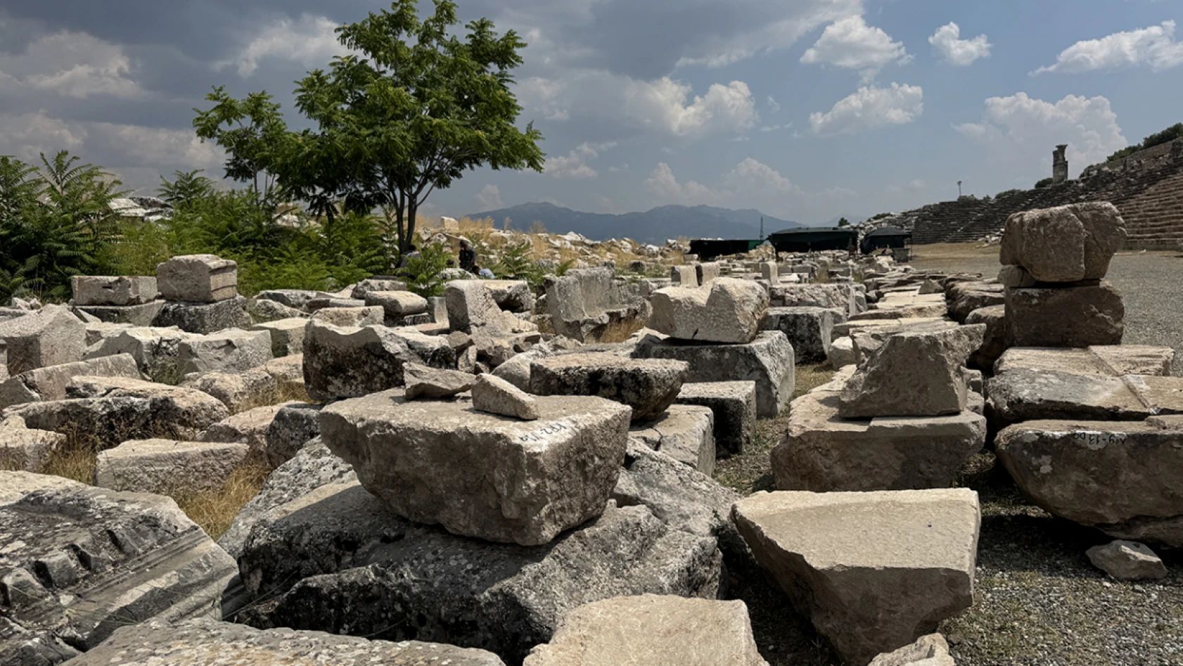 Teke yöresinin kültür başkenti, birçok doğal ve tarihi yapıyı barındırıyor