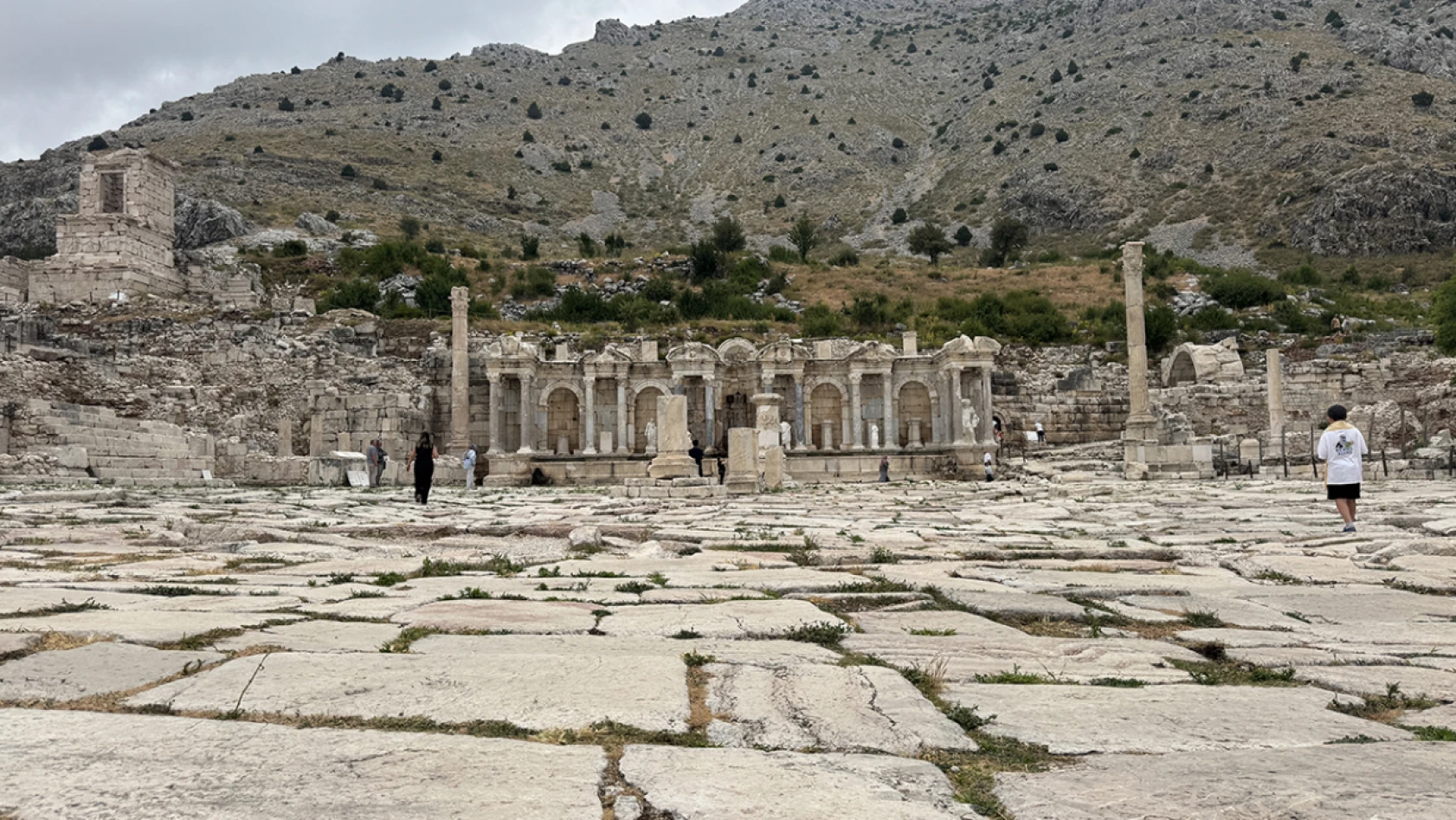 Teke yöresinin kültür başkenti, birçok doğal ve tarihi yapıyı barındırıyor