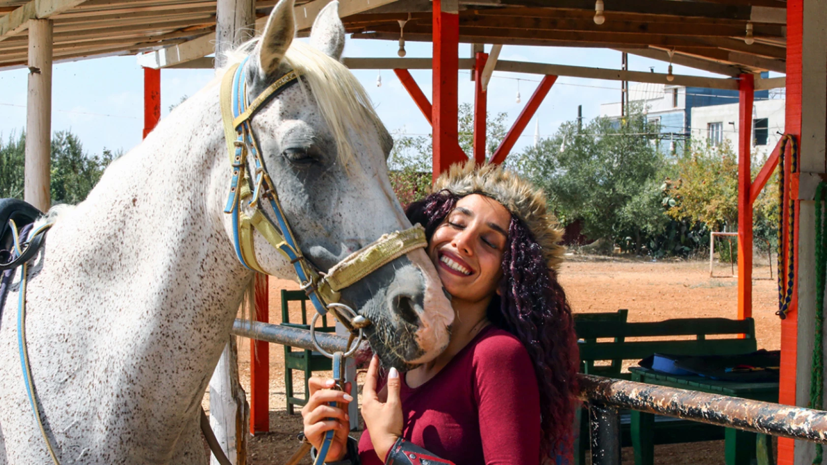 Atlı okçuluk tutkunu Gamze İdigük, ilk hedefine ulaşmak için çalışıyor