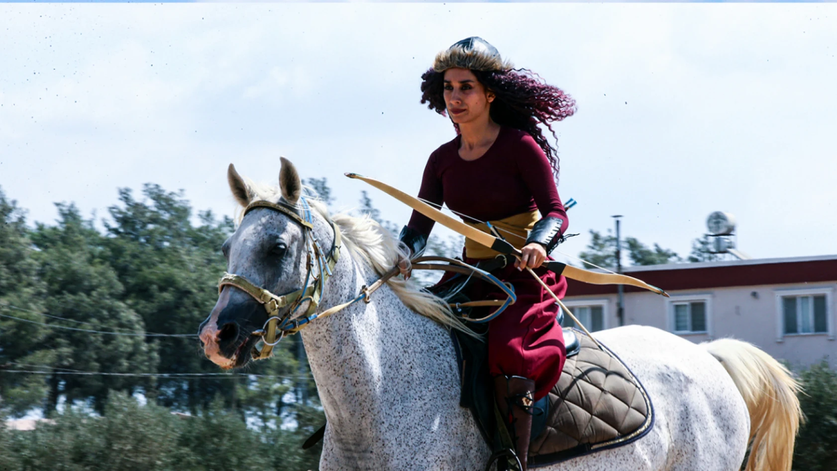 Atlı okçuluk tutkunu Gamze İdigük, ilk hedefine ulaşmak için çalışıyor