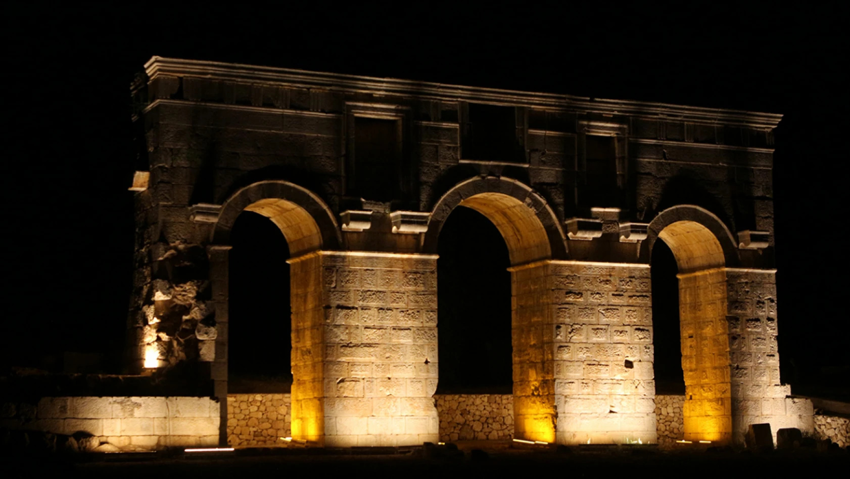 Patara, ziyaretçilerini yıldızların altında tarihi yolculuğa çıkarıyor