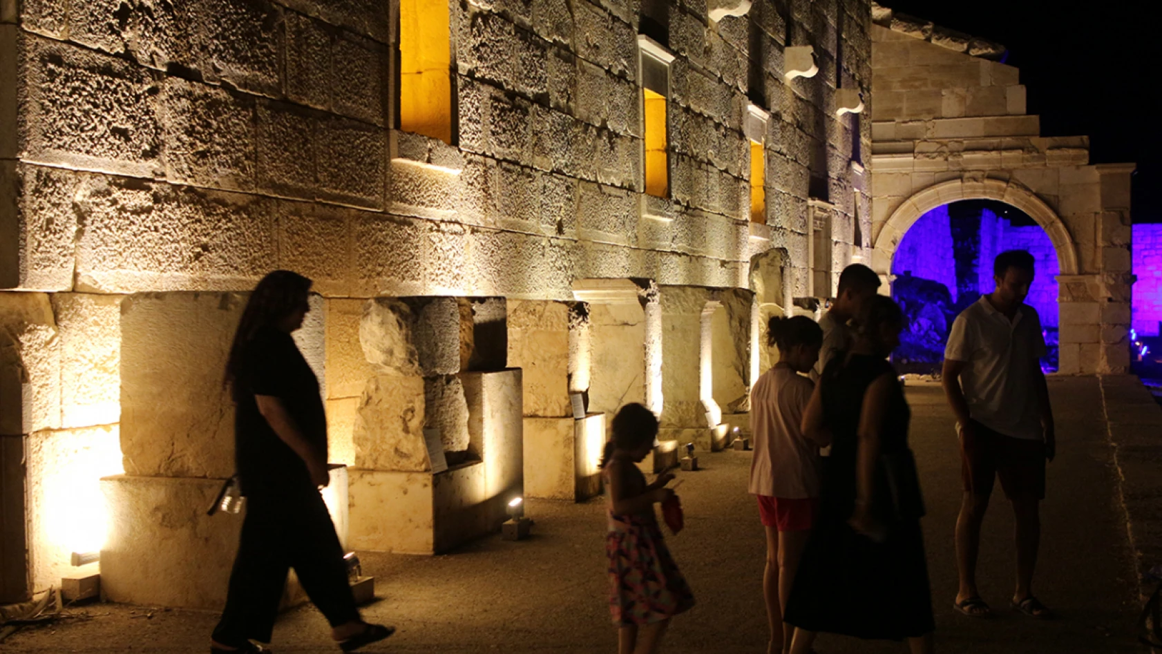 Patara, ziyaretçilerini yıldızların altında tarihi yolculuğa çıkarıyor