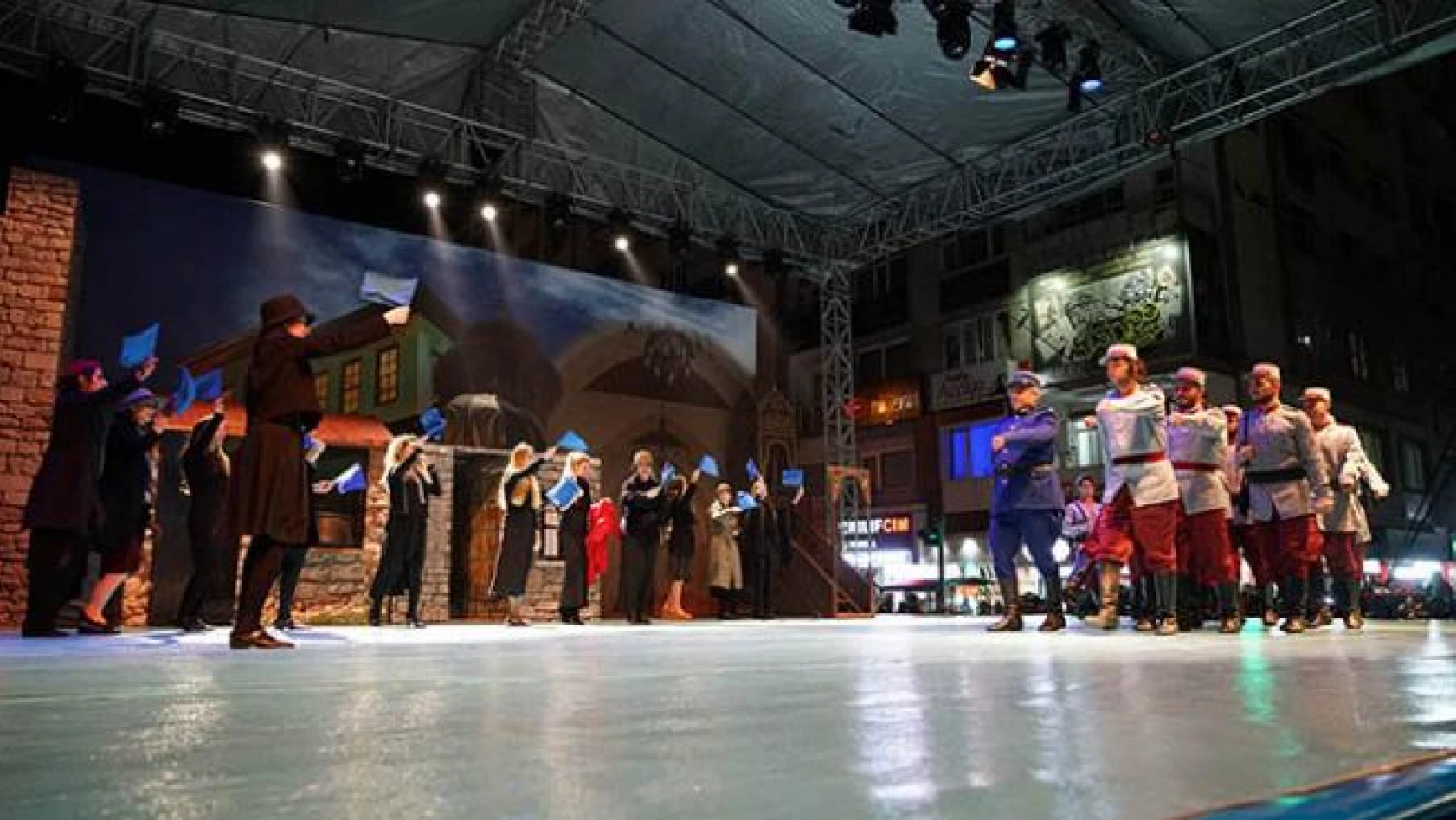 Kahramanmaraş'ta temsili gösterilere yoğun ilgi!