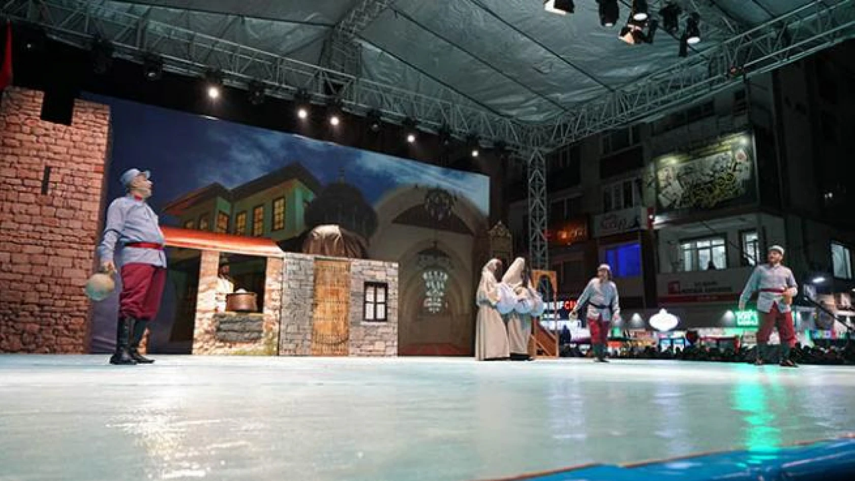 Kahramanmaraş'ta temsili gösterilere yoğun ilgi!