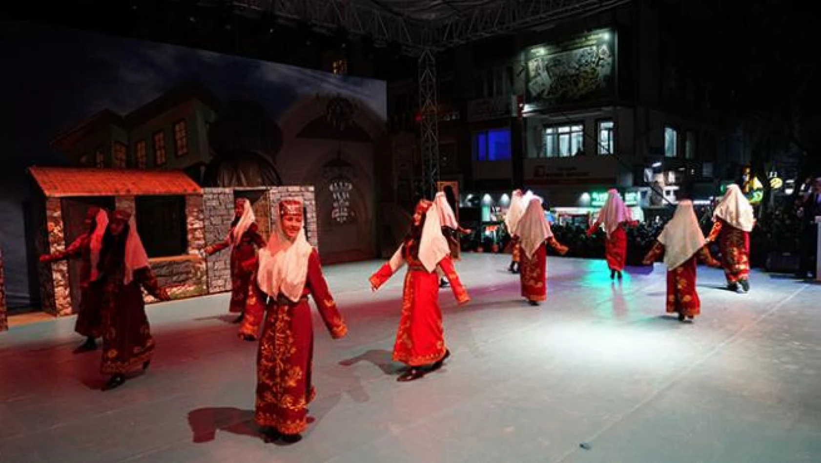 Kahramanmaraş'ta temsili gösterilere yoğun ilgi!