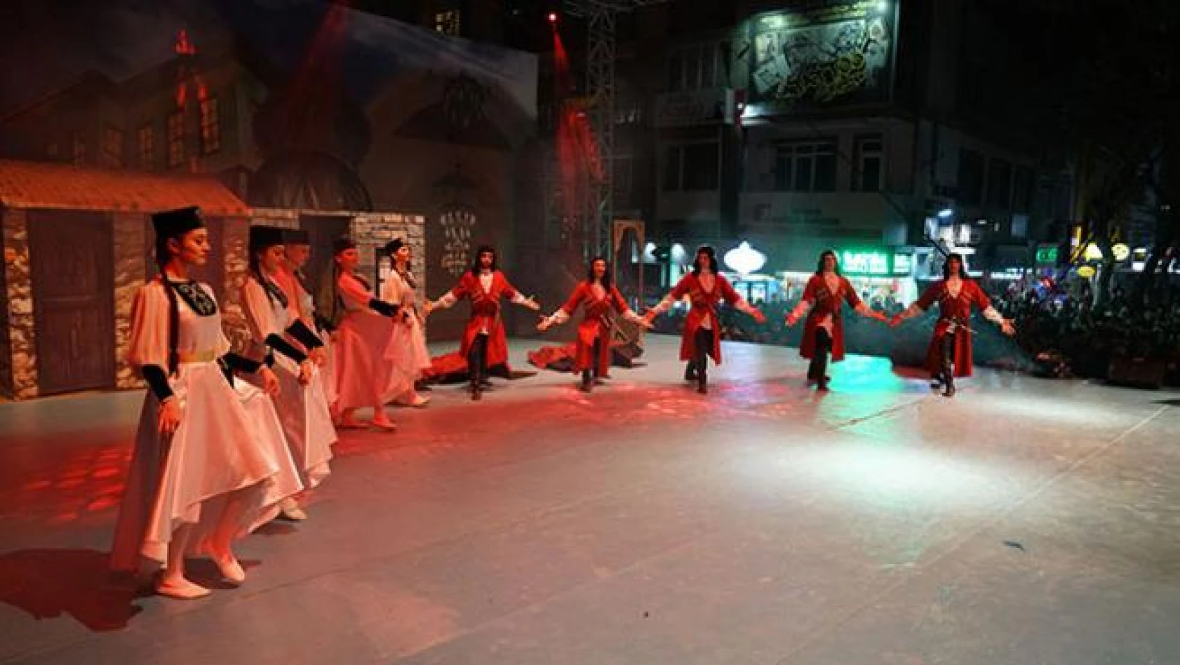 Kahramanmaraş'ta temsili gösterilere yoğun ilgi!