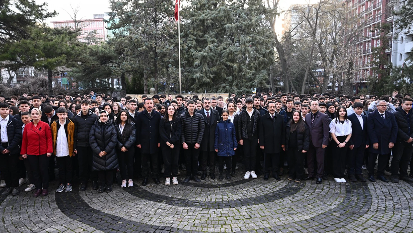 6 Şubat için 1 dakikalık saygı duruşu