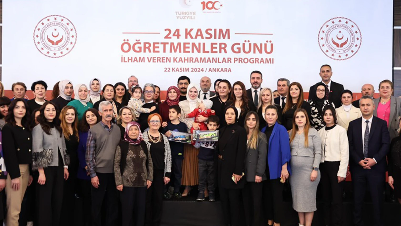 Aile ve Sosyal Hizmetler Bakanı Göktaş, şehit ve gazi yakını öğretmenlerle buluştu