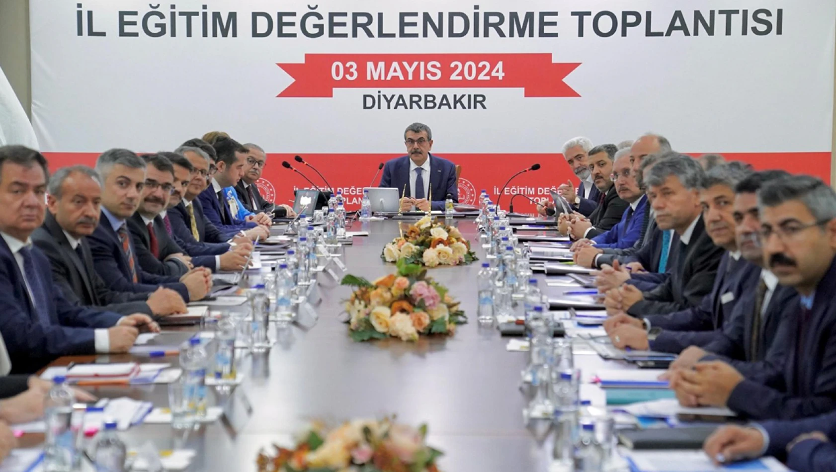 Bakan Tekin, Diyarbakır İl Eğitim Değerlendirme Toplantısı'na katıldı