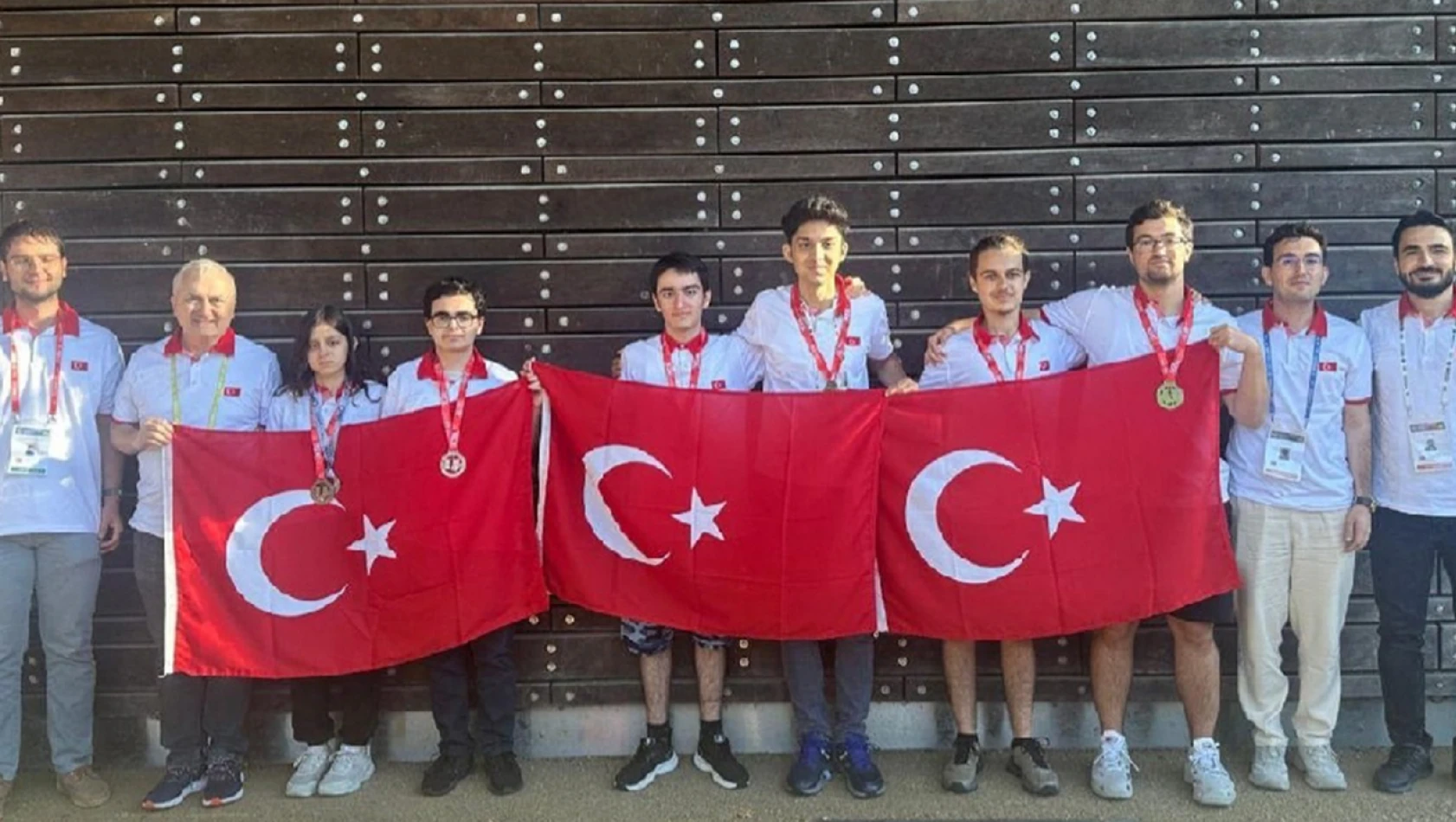 Bilim Olimpiyatlarında Türk öğrenciler, tarih yazdı