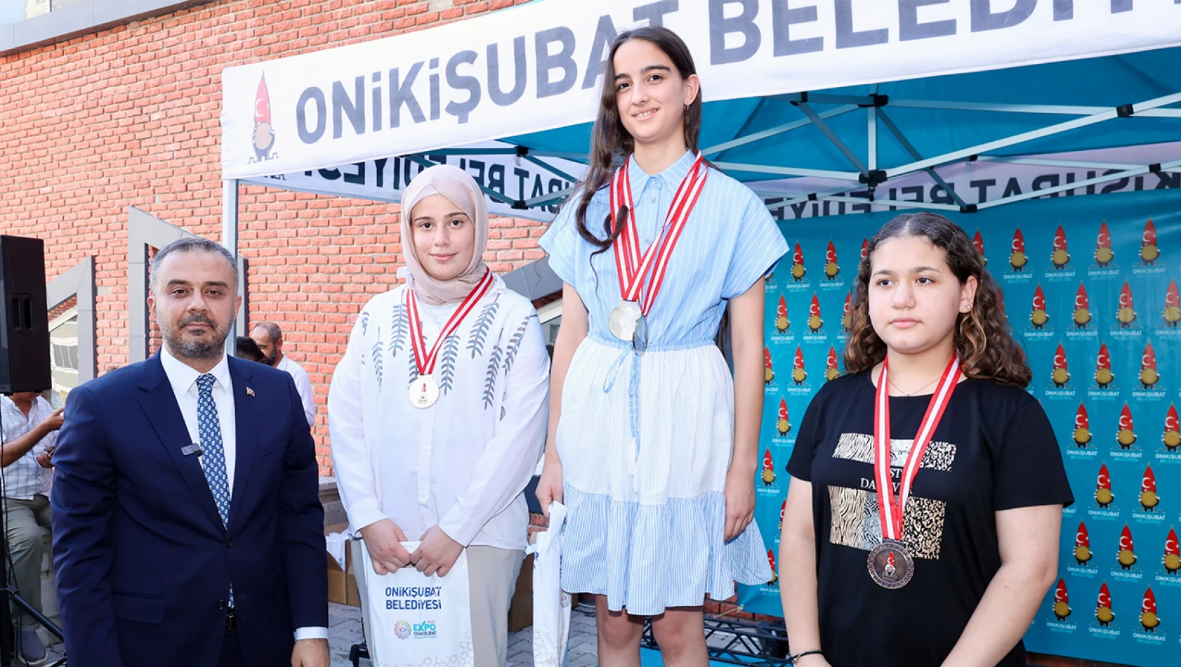 Hanifi Toptaş'tan gençlere tam destek sözü