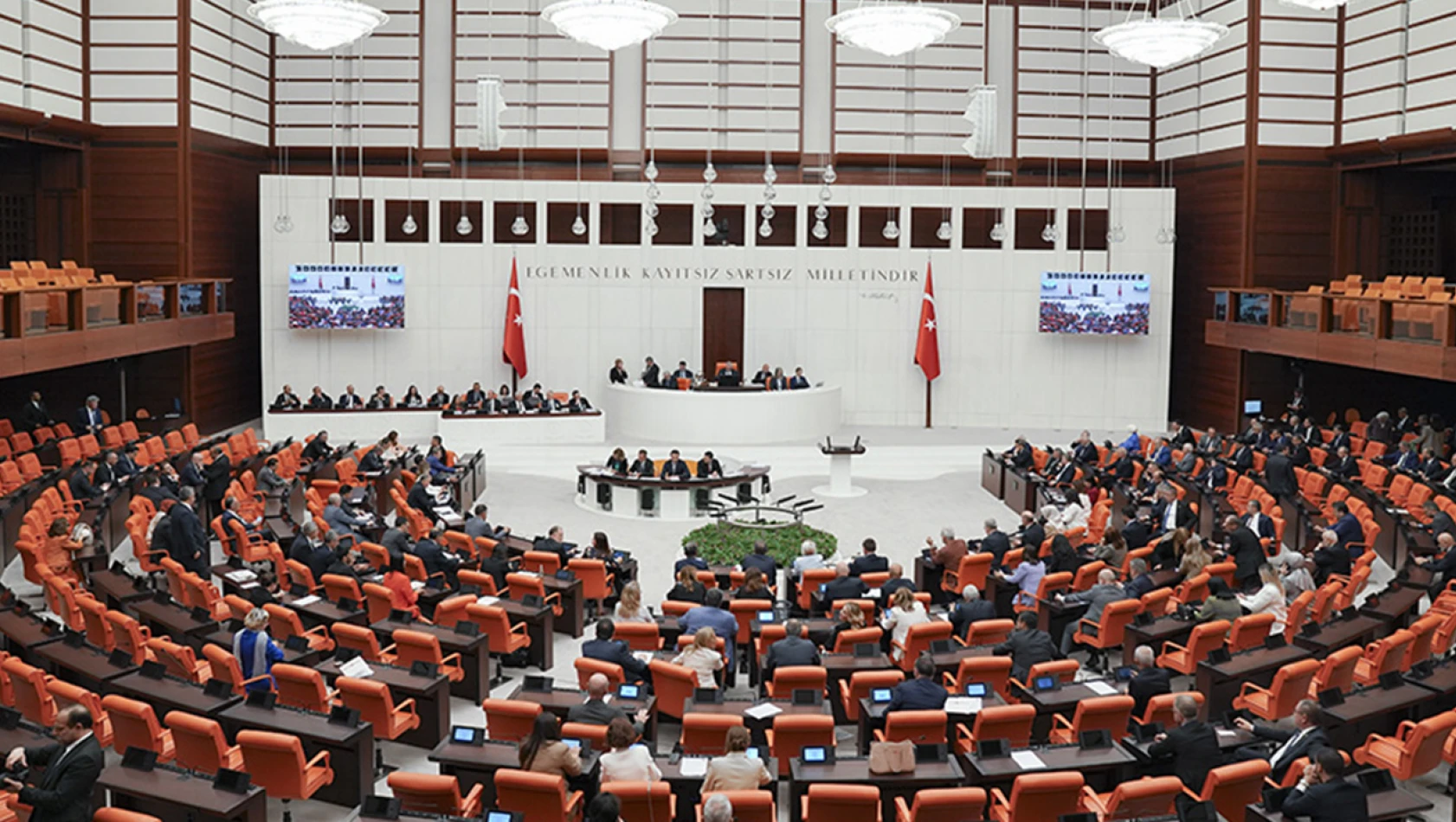 İki bakan komisyonları bilgilendirecek