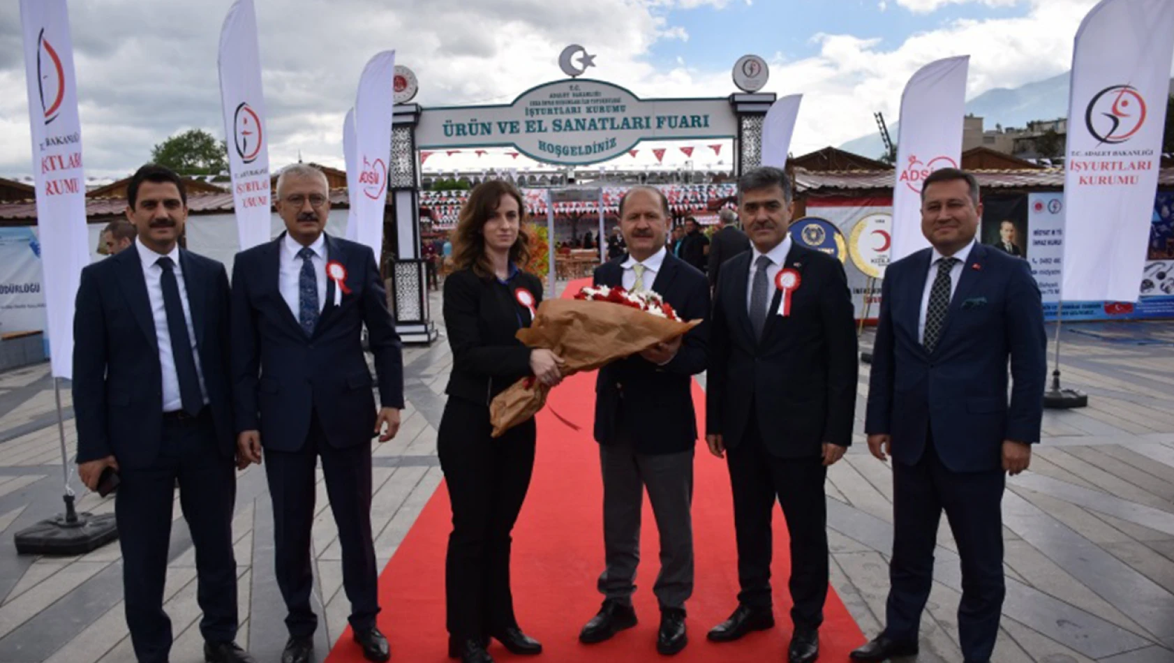 İşyurtları ürün ve el sanatları fuarı açıldı