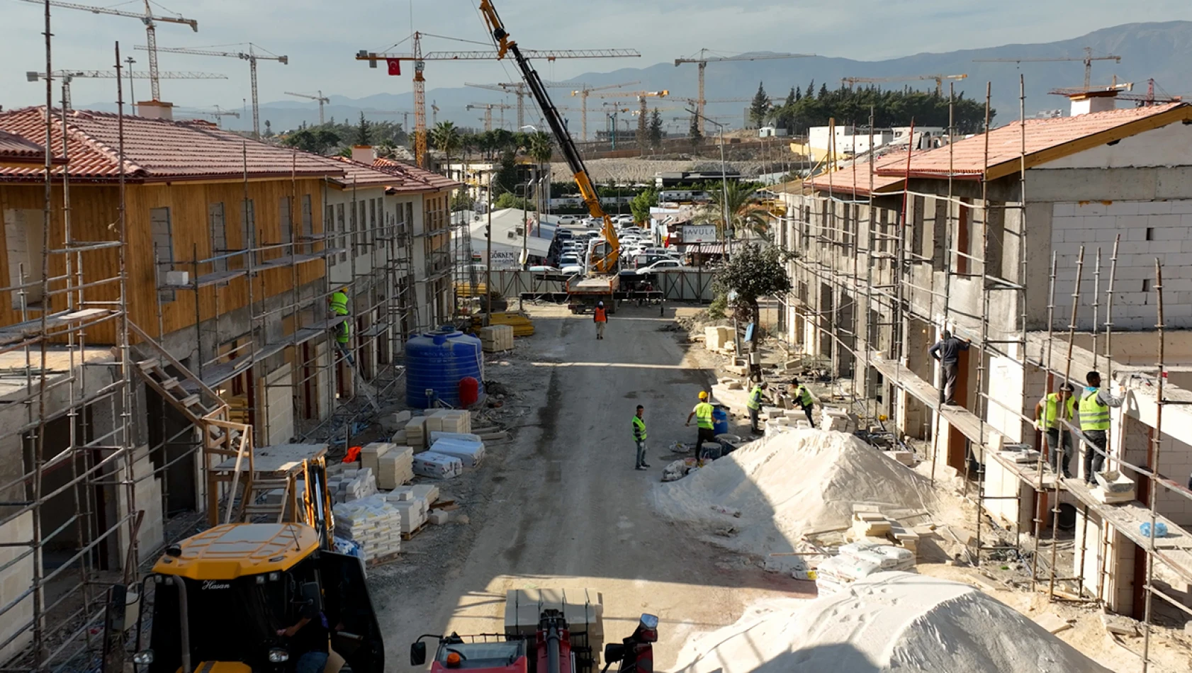 Tarihi Uzun Çarşı'da asrın felaketinin izleri siliniyor