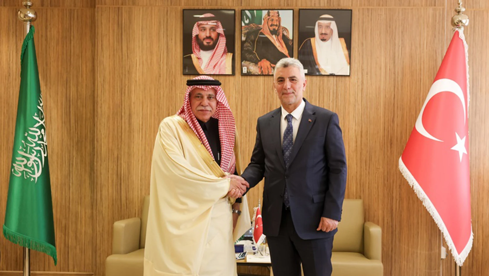 Ticaret Bakanı Bolat, Suudi Arabistan'a çıkarma yaptı
