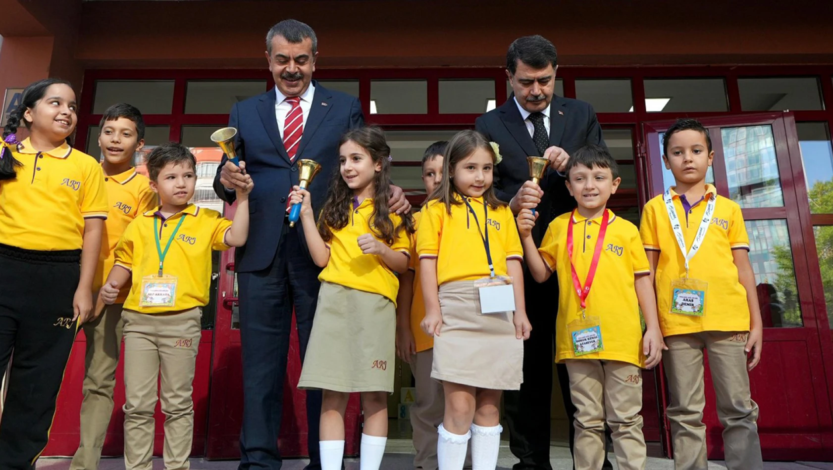 Yeni eğitim öğretim yılının ilk ders zili çalındı